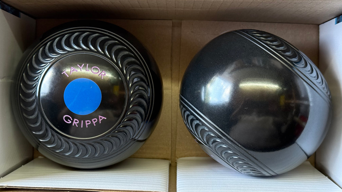 Taylor Grippa - 2lb 6oz (Standard) - Black (Blue Mounts) - 2 Full Bias