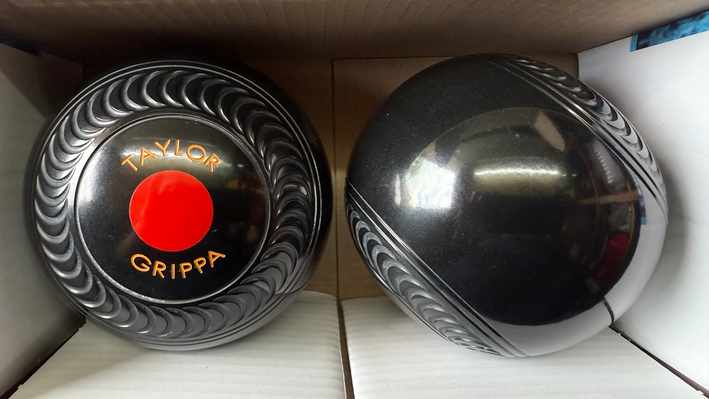 Taylor Grippa - 2lb 10oz (Standard) - Black (Red Mounts) - 2 Full Bias