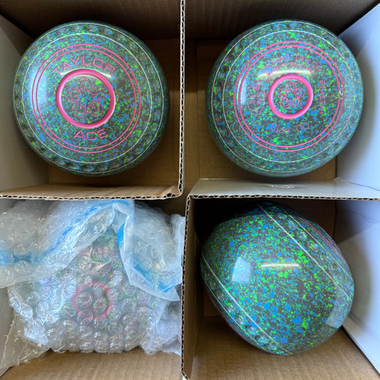 Taylor Ace - Size 00 - Iced Lime (Pink Rings) - WB34 Stamp