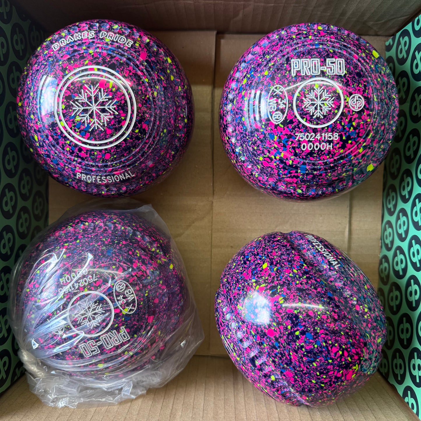 Drakes Pride PRO-50 - Size 0000H - Dark Blue/Blue Fluorescent Harlequin (White Rings) - WB34 Stamp