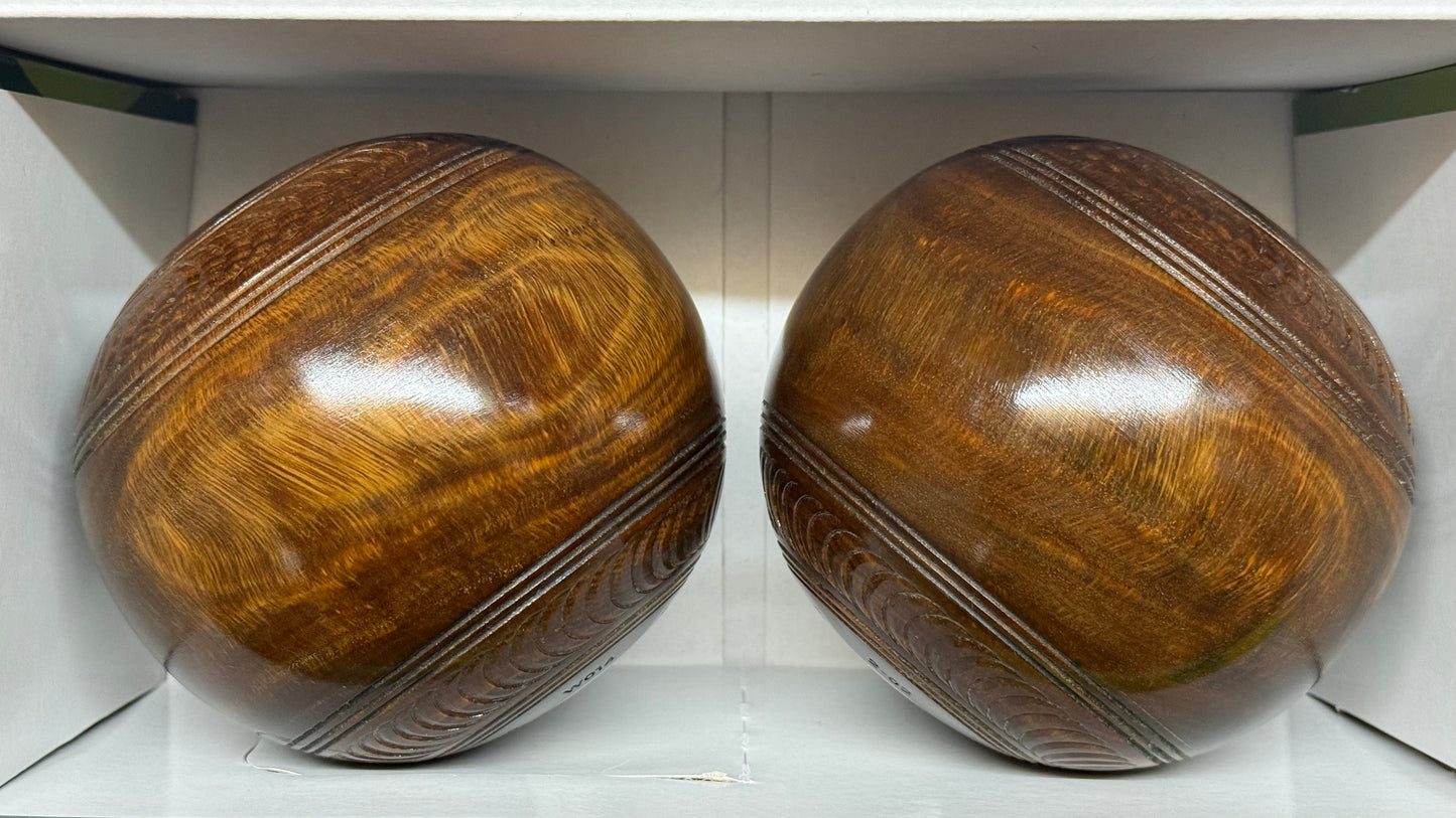 UB2840 Lignum Crown Green Bowls - 2lb 2oz - made by Pershore Bowls Centre