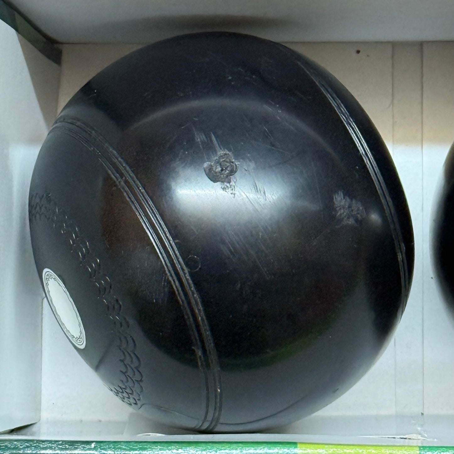 UB2716 Unbranded Crown Green Bowls - Black - 2lb 9oz Standard