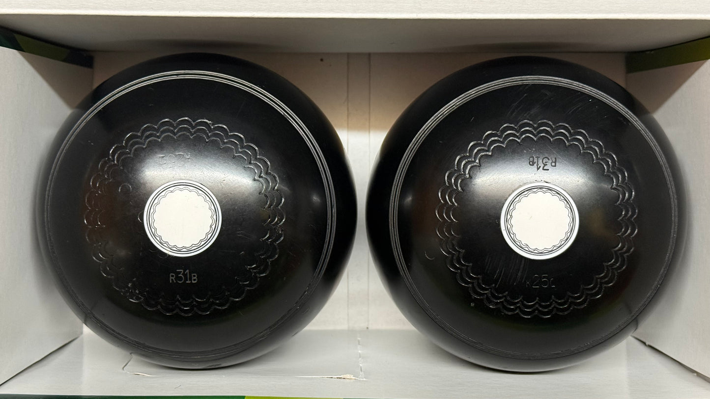 UB2716 Unbranded Crown Green Bowls - Black - 2lb 9oz Standard