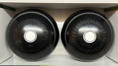 UB2716 Unbranded Crown Green Bowls - Black - 2lb 9oz Standard