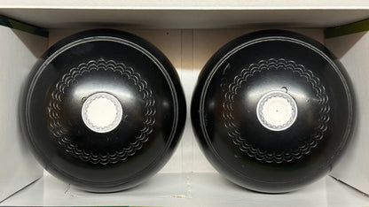 UB2716 Unbranded Crown Green Bowls - Black - 2lb 9oz Standard