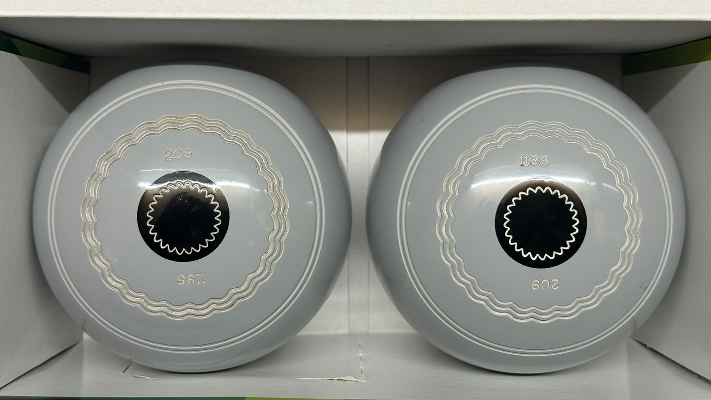 UB2718 Unbranded Crown Green Bowls - Grey - 2lb 9oz Standard
