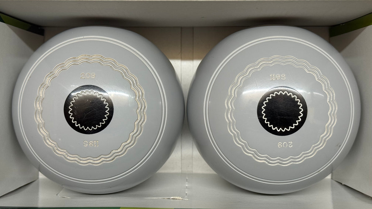 UB2718 Unbranded Crown Green Bowls - Grey - 2lb 9oz Standard