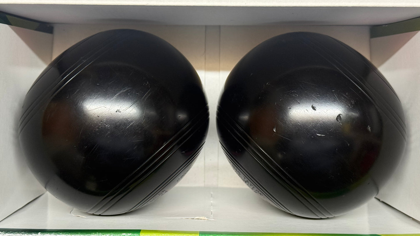 UB2886 Thomas Taylor (S Reg) - Black - 2lb 8oz Standard